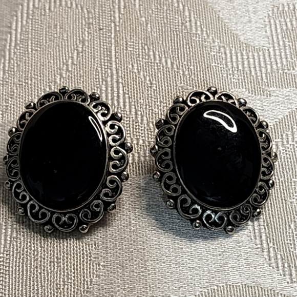 Vintage Black Glass Cabochon Clip-On Earrings Ornate Silver  Filigree Victorian - Picture 2 of 12